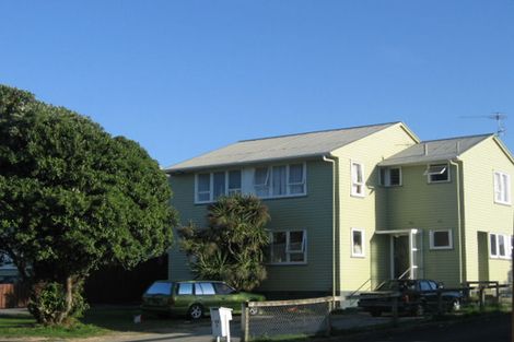 Photo of property in 13a Matahourua Crescent, Cannons Creek, Porirua, 5024