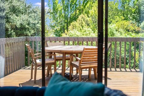 Photo of property in 4 Kahu Road, Paremata, Porirua, 5024
