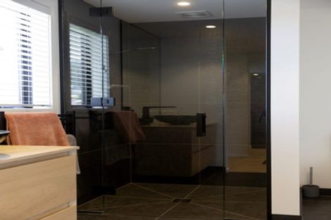 Photo of property in 50 Kings Drive, Wanaka, 9305