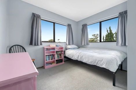 Photo of property in 25 Sandgate Avenue, Botany Downs, Auckland, 2010