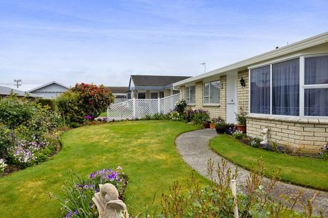 Photo of property in 2 Manse Street, Hawera, 4610