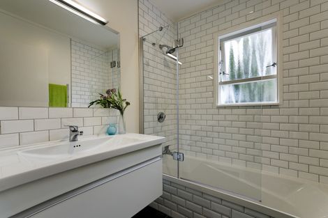 Photo of property in 34 Dolbear Street, Titirangi, Auckland, 0604