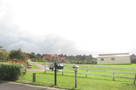 Photo of property in 52 Polo Prince Drive, Totara Park, Manurewa, 2576