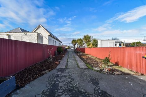 Photo of property in 168 Macandrew Road, South Dunedin, Dunedin, 9012