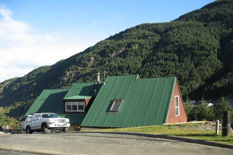 Photo of property in 2b Miller Place, Sunshine Bay, Queenstown, 9300
