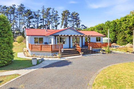 Photo of property in 41 Rangiotu Road, Himatangi, Palmerston North, 4477