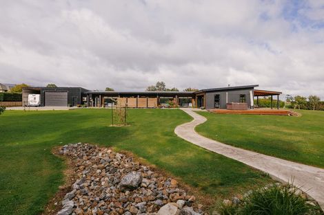 Photo of property in 38a Pohutukawa Drive, Levin, 5571