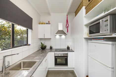 Photo of property in 10 Milverton Avenue, Hokowhitu, Palmerston North, 4410