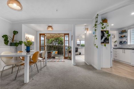 Photo of property in 53 Tiromoana Road, Raumati South, Paraparaumu, 5032