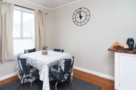Photo of property in 10 Potaka Street, Marton, 4710