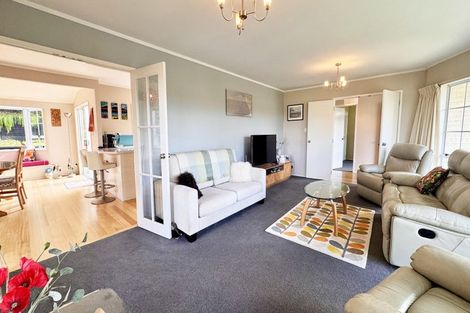 Photo of property in 6 Mosman Place, Chatswood, Auckland, 0626