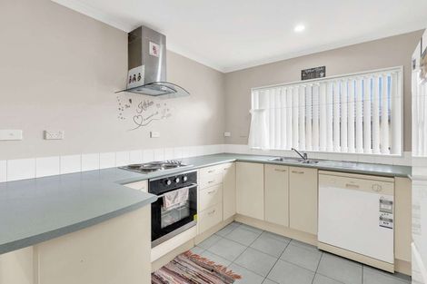 Photo of property in 63 Stratford Road, Manurewa, Auckland, 2105