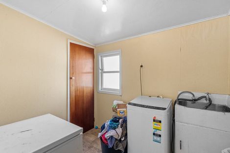 Photo of property in 9 Hennessy Street West, Foxton Beach, Foxton, 4815