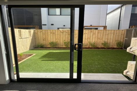 Photo of property in 8/22 Yeovil Road, Te Atatu Peninsula, Auckland, 0610