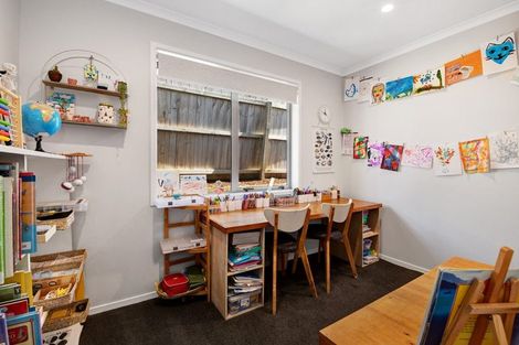 Photo of property in 19 Rauta Way, Helensville, 0800