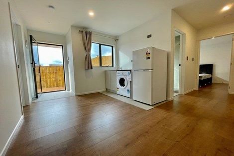 Photo of property in 1 Lawson Creek Street, Massey, Auckland, 0614