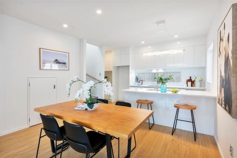 Photo of property in 3d Kingdale Road, Henderson, Auckland, 0610