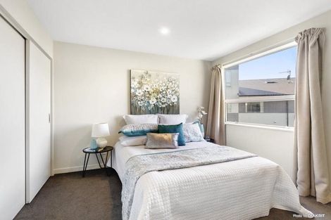 Photo of property in 11/2u Stone Street, Miramar, Wellington, 6022