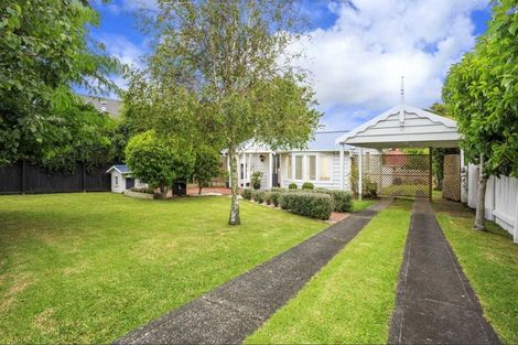 Photo of property in 10 David Street, Bayswater, Auckland, 0622