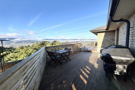 Photo of property in 35 Percy Kinsman Crescent, Riverstone Terraces, Upper Hutt, 5018