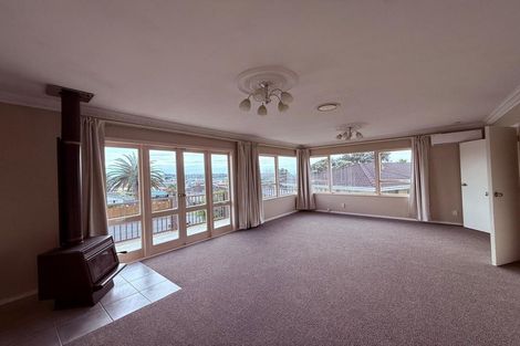 Photo of property in 28 Velma Road, Hillcrest, Auckland, 0627