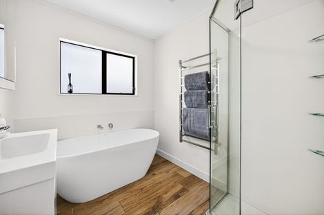 Photo of property in 38 Elliston Crescent, Stanmore Bay, Whangaparaoa, 0932