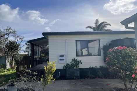 Photo of property in 6 Marlene Avenue, Te Atatu South, Auckland, 0610