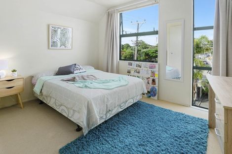 Photo of property in 14/19 Ocean View Road, Hillcrest, Auckland, 0627