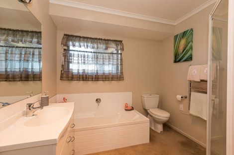 Photo of property in 215 Racecourse Road, Waipawa, Otane, 4277