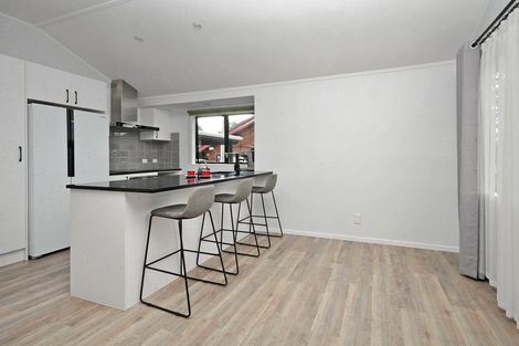 Photo of property in 109 Don Buck Road, Massey, Auckland, 0614