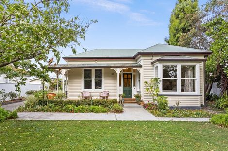 Photo of property in 11 Bowling Road, Greenmeadows, Napier, 4112