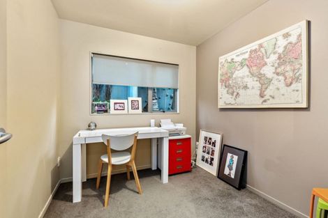 Photo of property in 9a Lupetti Rise, West Harbour, Auckland, 0618