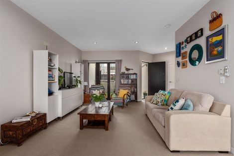 Photo of property in 140 Gills Road, Albany Heights, Auckland, 0632