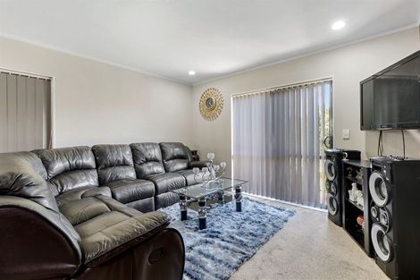 Photo of property in 8 Kora Avenue, Ranui, Auckland, 0612
