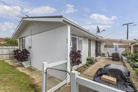 Photo of property in 22f3 Park Avenue, Titahi Bay, Porirua, 5022