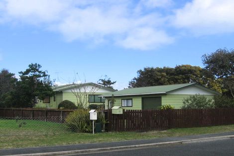 Photo of property in 24 Holiday Crescent, Mangawhai Heads, Mangawhai, 0505