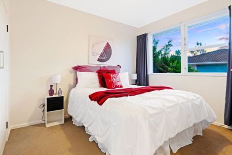 Photo of property in 9 Barnfield Place, Glendene, Auckland, 0602