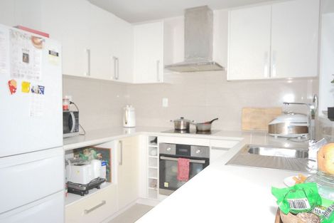 Photo of property in 2/28 Priestley Drive, Bucklands Beach, Auckland, 2014