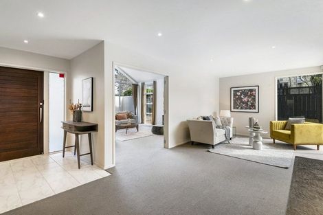 Photo of property in 19 English Oak Drive, Schnapper Rock, Auckland, 0632