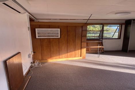 Photo of property in 21 Nikau Road, Point Howard, Lower Hutt, 5013