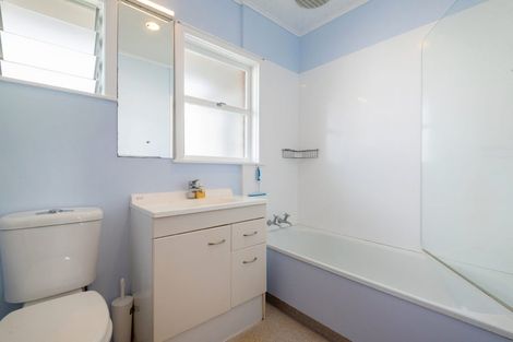 Photo of property in 18a Eversleigh Road, Belmont, Auckland, 0622