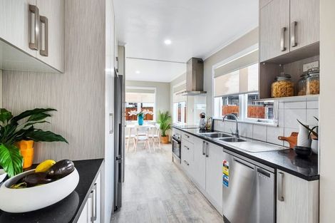 Photo of property in 64 Hillside Road, Papatoetoe, Auckland, 2025
