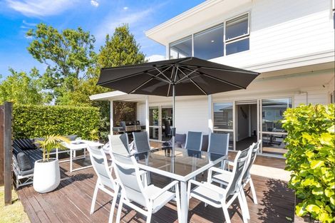 Photo of property in 13 Orewa Heights Crescent, Orewa, 0931