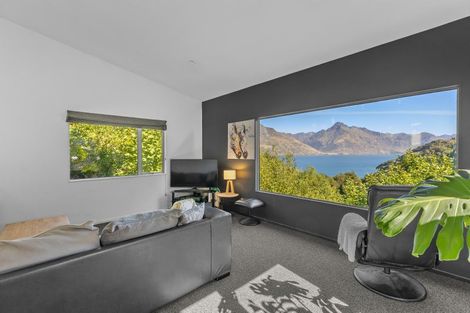 Photo of property in 14b Mckerrow Place, Sunshine Bay, Queenstown, 9300