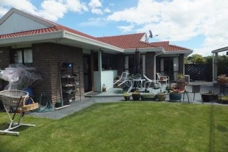 Photo of property in 11 Oakley Crescent, Hornby, Christchurch, 8042