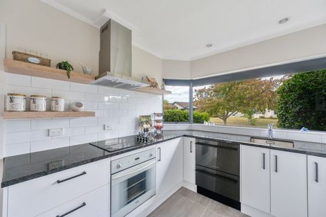 Photo of property in 34 Kensington Drive, Taradale, Napier, 4112