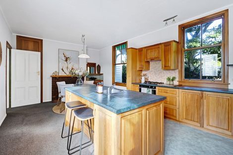 Photo of property in 28 Huatoki Street, Vogeltown, New Plymouth, 4310