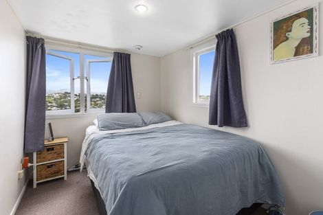 Photo of property in 4 Aramoana Place, Maupuia, Wellington, 6022