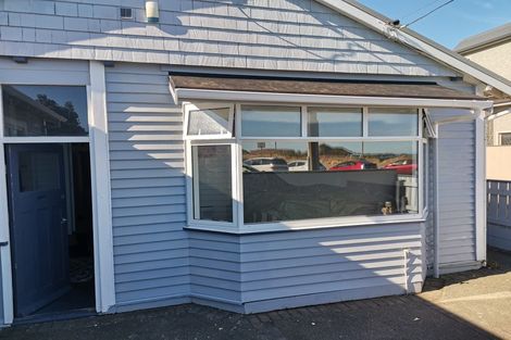 Photo of property in 22 Reef Street, Island Bay, Wellington, 6023