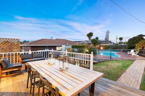 Photo of property in 5 Humphrey Kemp Avenue, Henderson, Auckland, 0612